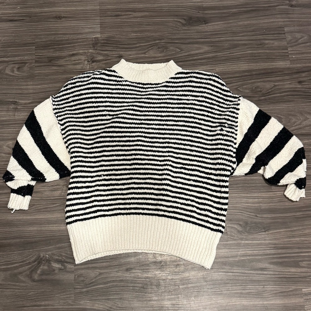 Ces Femme Striped Sweater Women’s Medium Black White Knit Pullover Fall Cozy